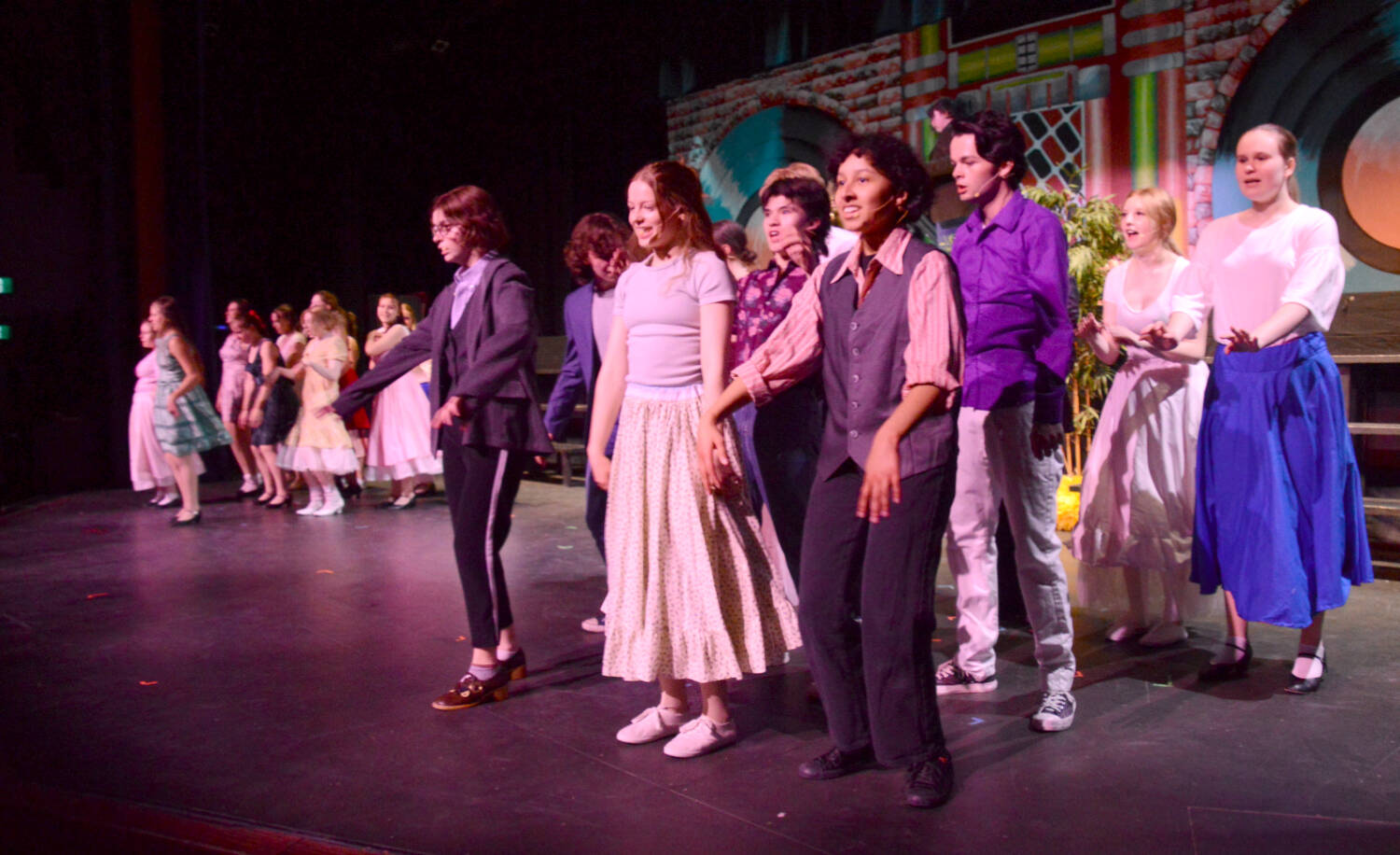 32683312_web1_230511-CDT-grease-pix-9_1
