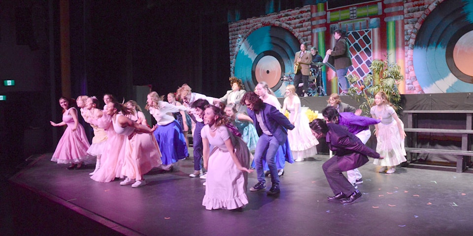 32683312_web1_copy_230511-CDT-grease-pix-1_1