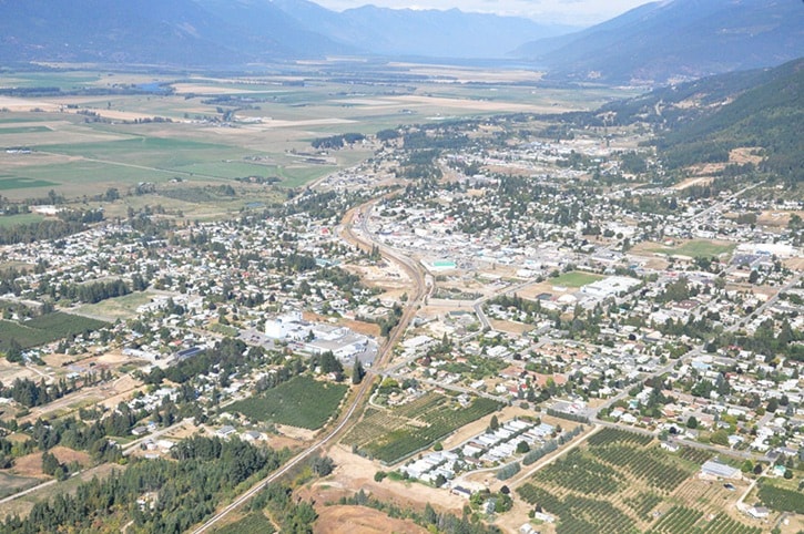 22009crestoncreston_valley_from_air