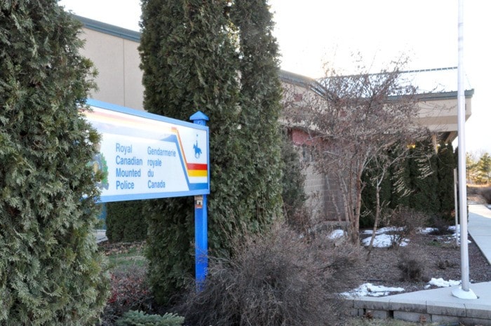 27490crestoncreston_RCMP_1