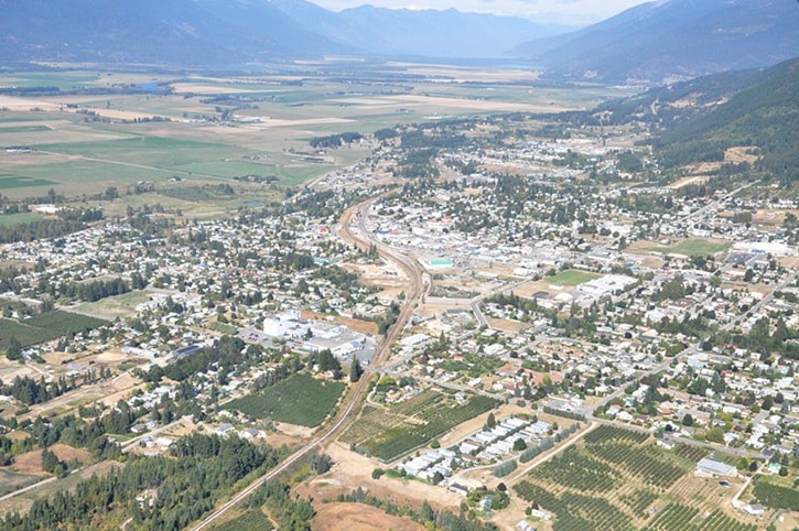 5701crestoncreston_valley_from_air