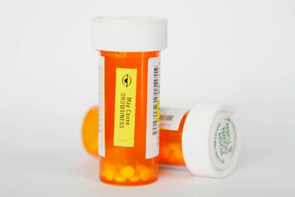 15895646_web1_Opioids-T