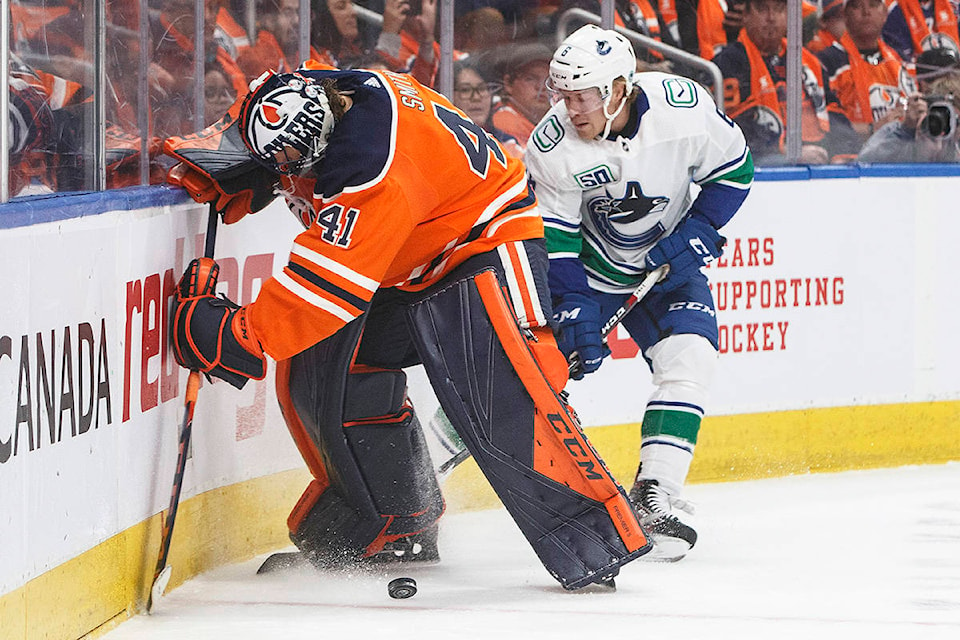 18796397_web1_101002-IFD-Canucks-Oilers