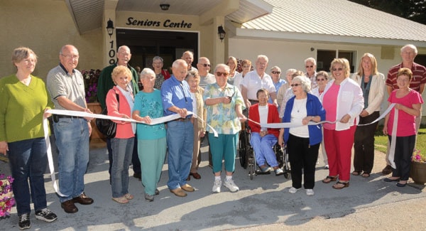 47382sicamousJMSeniorsCentreribboncutting0916colcopy