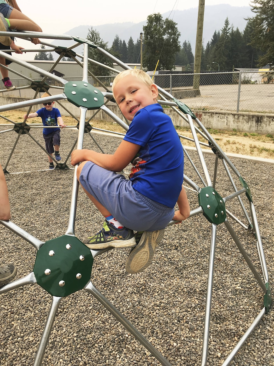 8430711_web1_Sicamous-playground-1