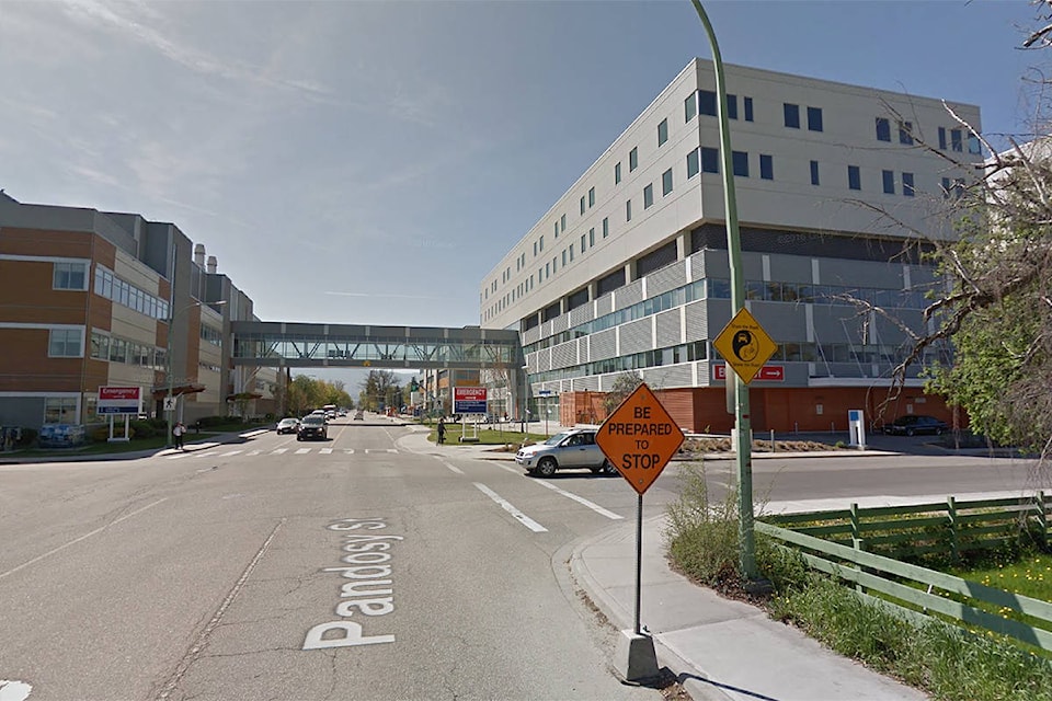 10856320_web1_170602-KCN-KGH-parking