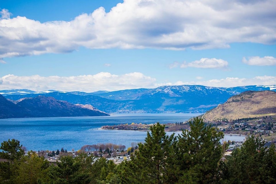 11954447_web1_180518-BPD-okanagan-weather