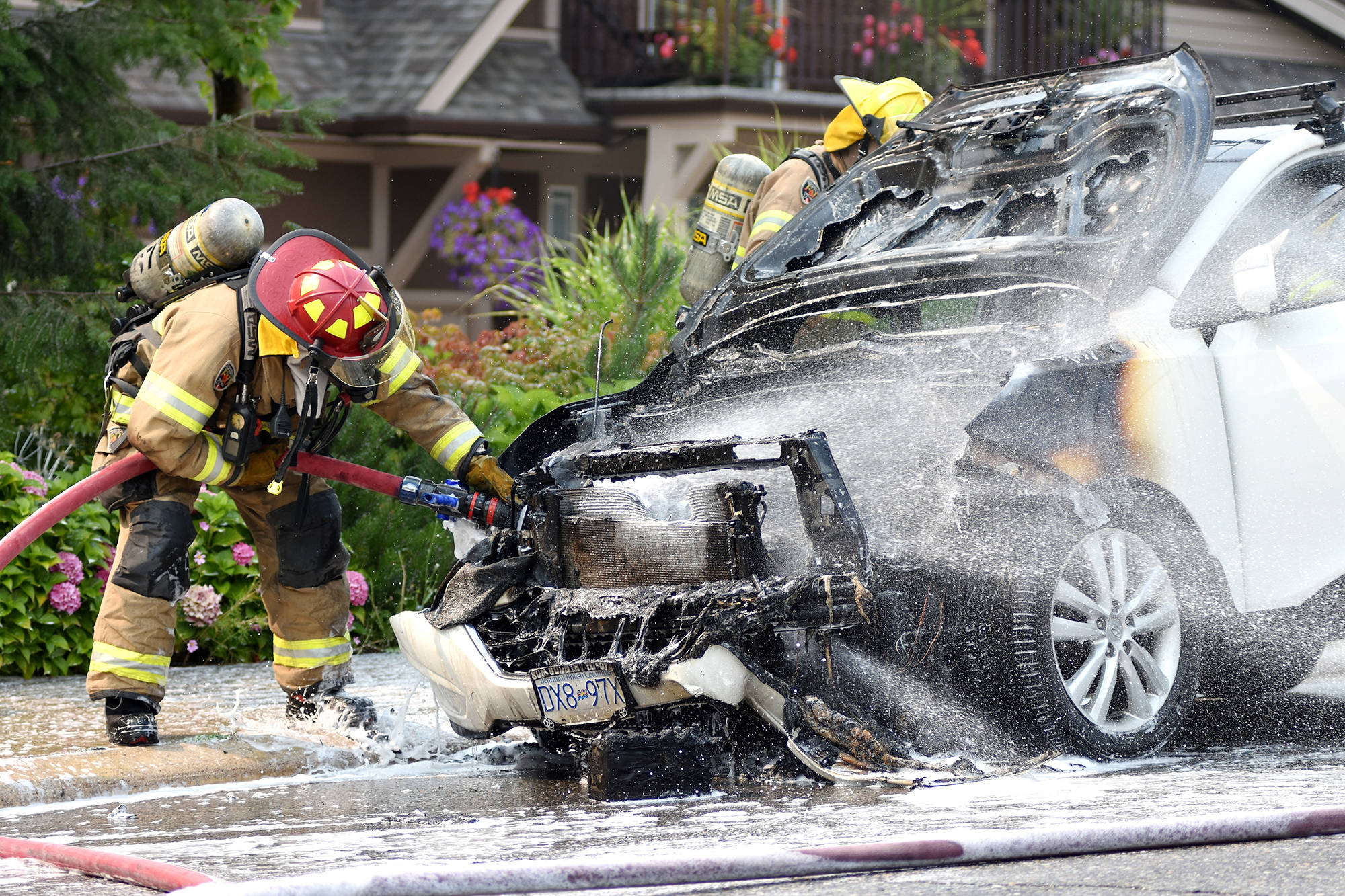 13094693_web1_copy_180810-SAA-Hyundai-fire-photo