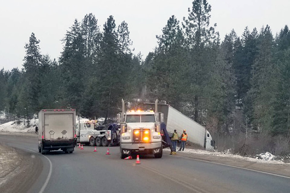 15176050_web1_190118-VMS-hwy97-crash