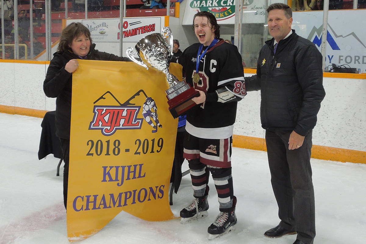 16282267_web1_190410-RTR-KIJHL-champions_3