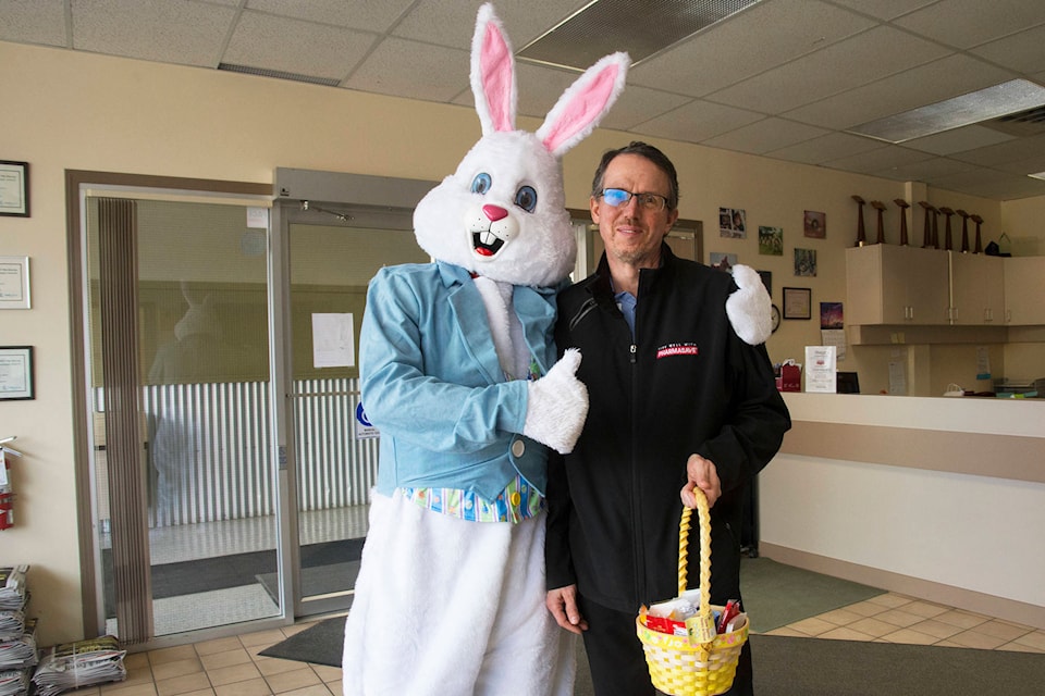 16377352_web1_copy_20190411-SAA-Easter-Bunny-JE-006