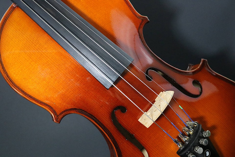 16467264_web1_Violin