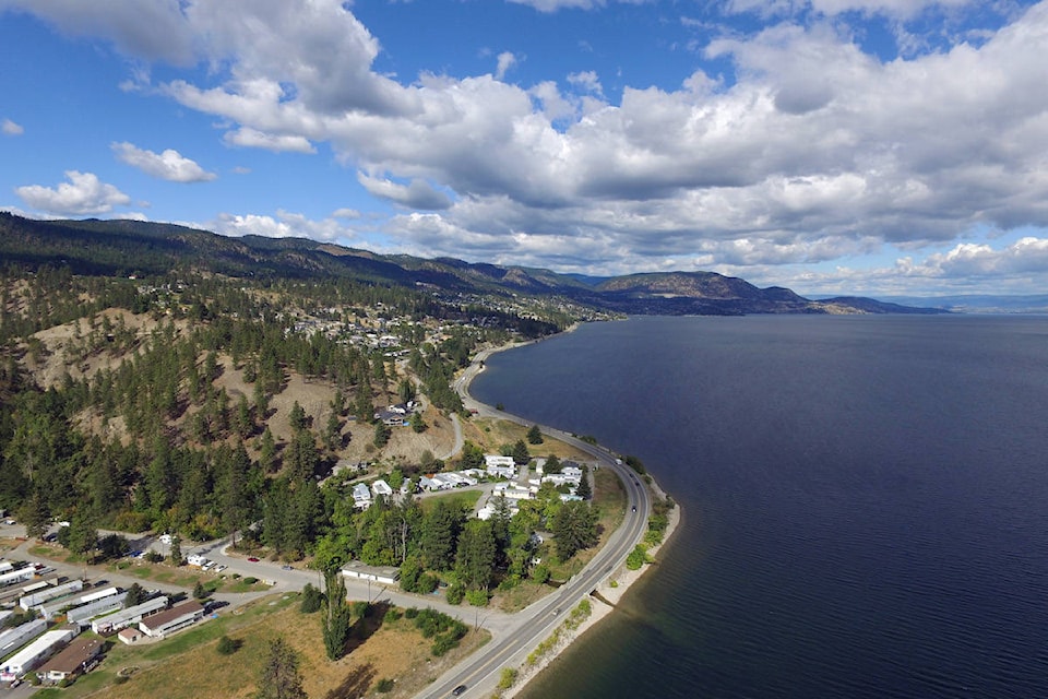 21661204_web1_peachland-overhead