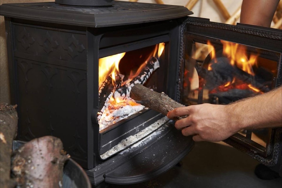 23776361_web1_180213-VMS-M-wood-stove
