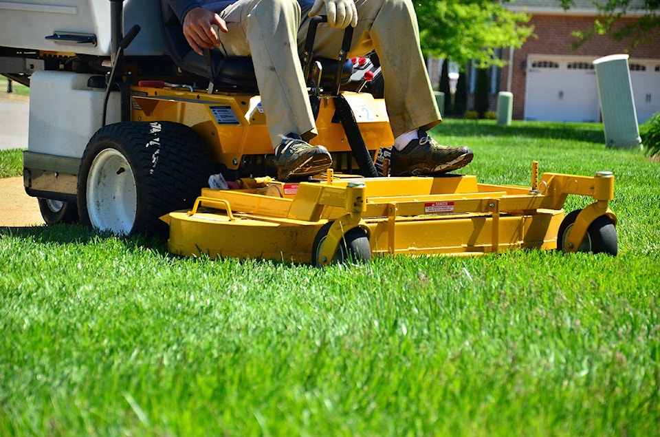 23991072_web1_mowing_lawn-care-643559_1920