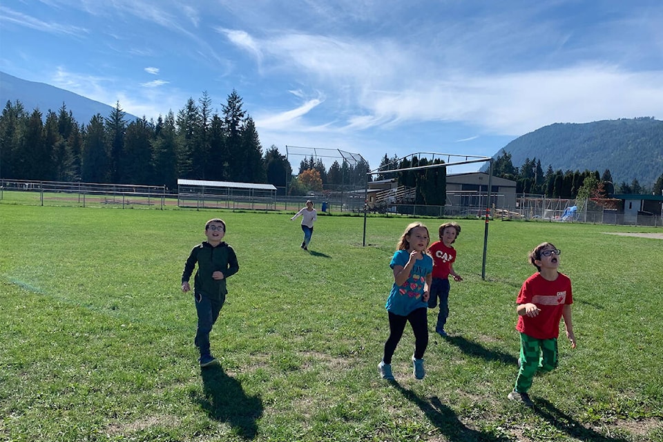 From left to right: Parker Creek-Pawliw, Lilian Kroeker, Malakai Perry, and Kaleb Lund participate in Parkview Elementary School’s Terry Fox Run on Sept. 24, 2021. (Contributed)