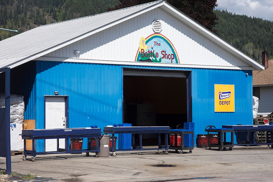 26657793_web1_20190822-SAA-Sicamous-recycling-depot-JE-065