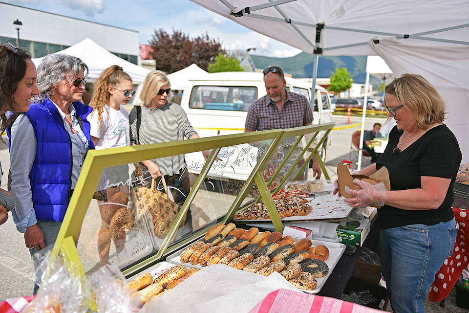 26817785_web1_200520-SAA-PRINT-farmers-market-standalone_1