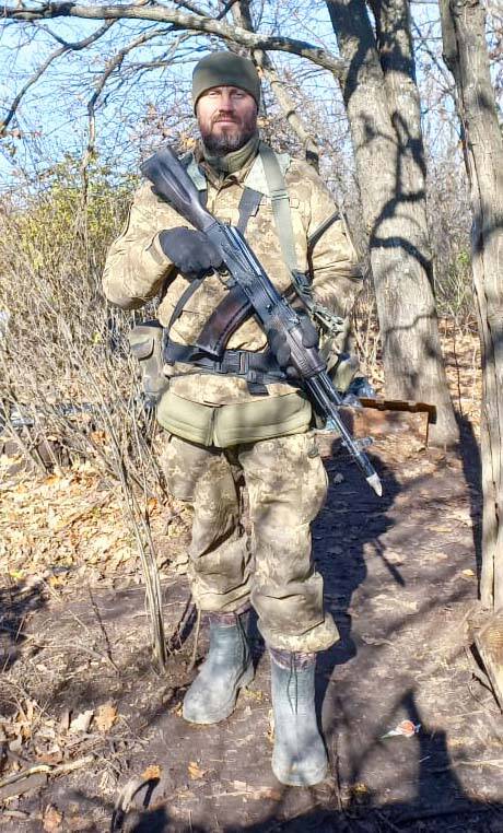 Oleg Varnystka on duty on the front lines in defence of his Ukraine Homeland. (Penticton Herald/LJI)