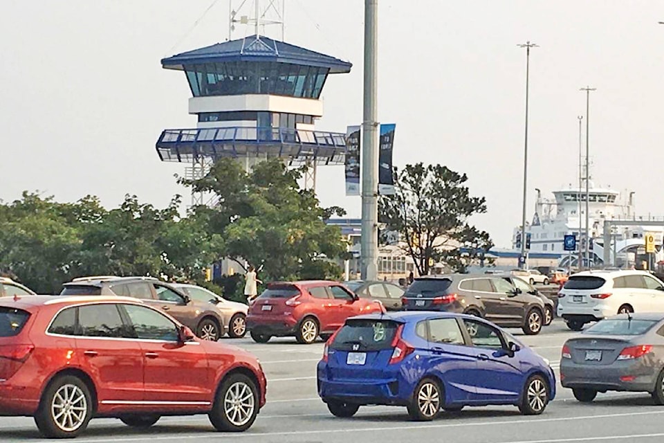 32077426_web1_16210032_web1_20170817-BPD-ferry-traffic-tower