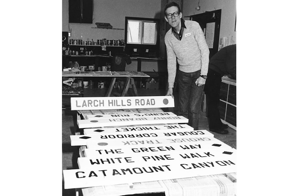 32125467_web1_230315-SAA-history-larch-hills-signs_1