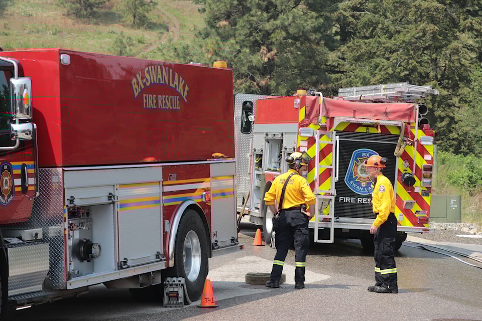 33738180_web1_230525-VMS-foothills-fire-PUSH-1_2