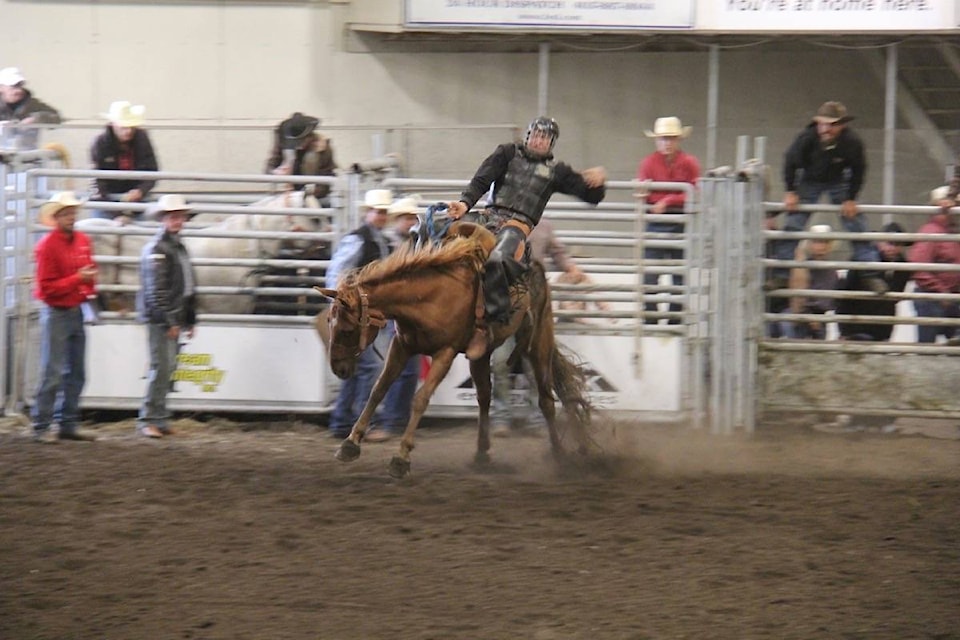 web1_170706-SLN-M-Rodeo-Saddlebronc