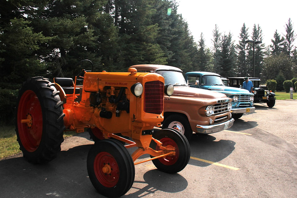 8423067_web1_Grandparents-Day---vehicles