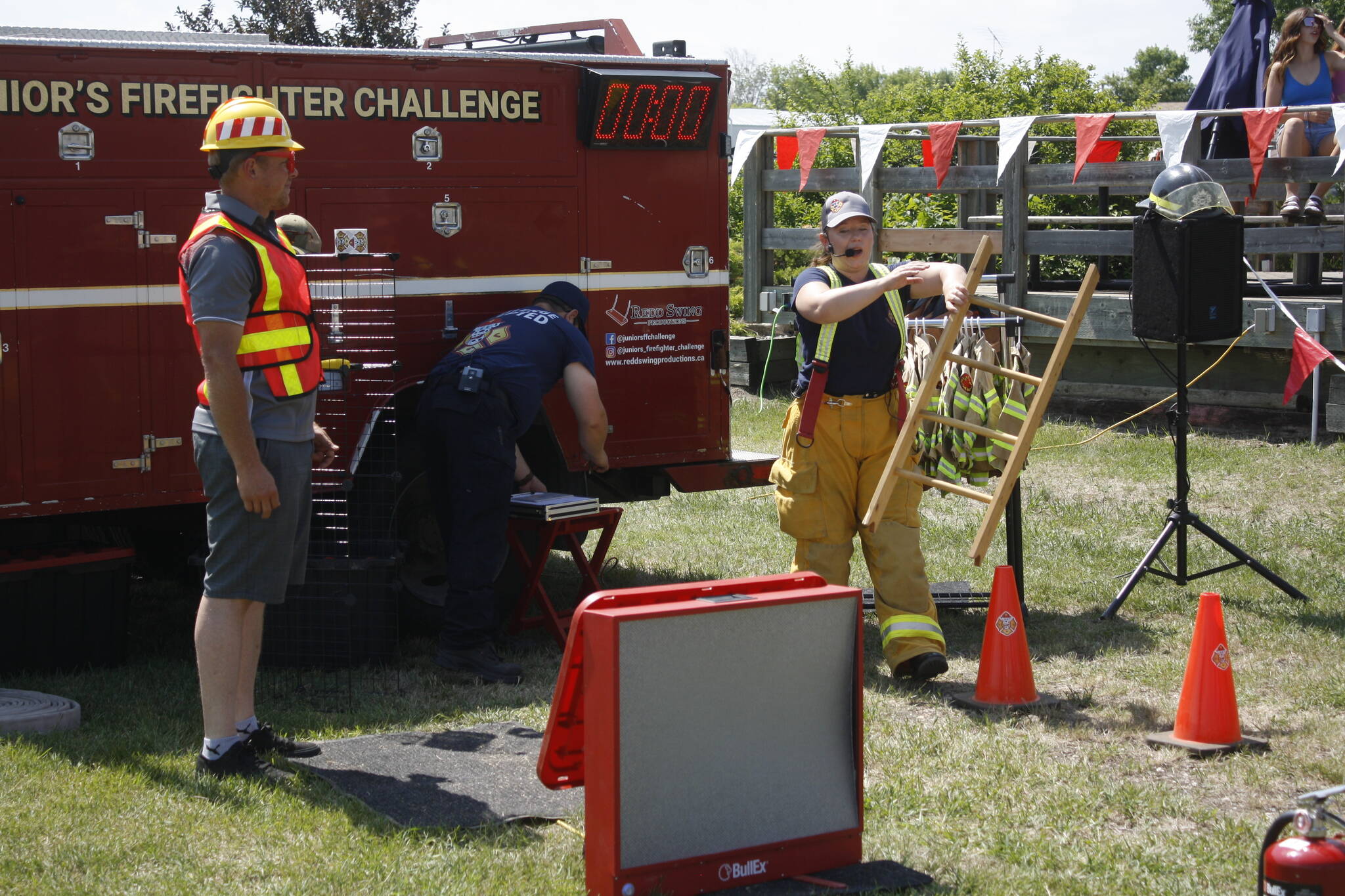 33391134_web1_230727-STI-Junior-firefighter_3