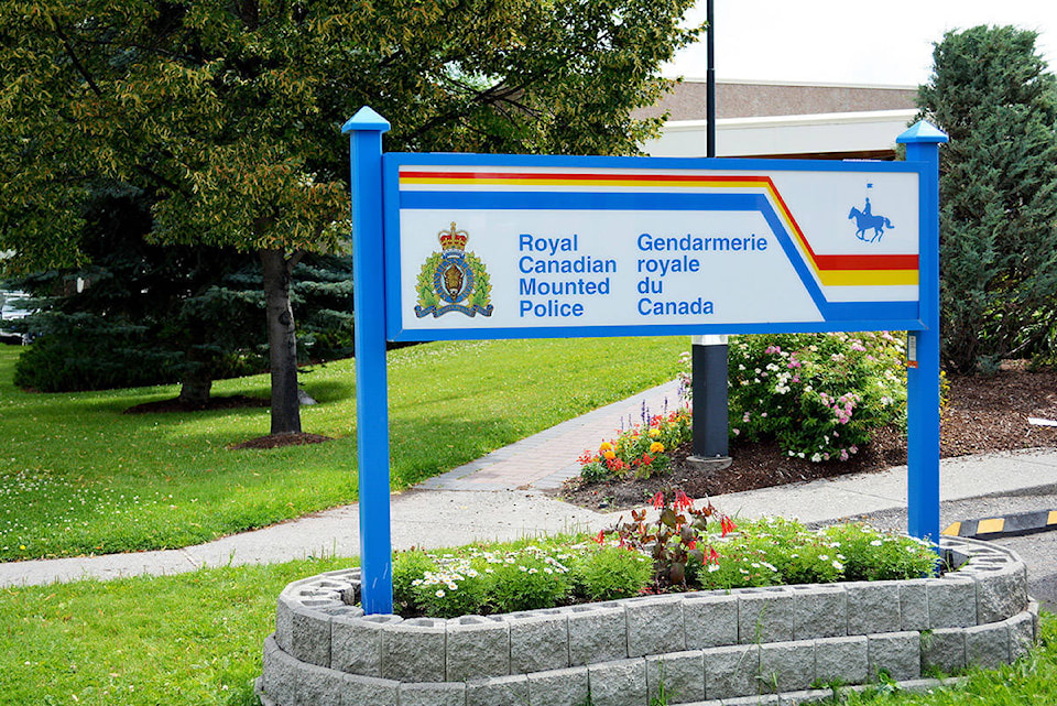 10164496_web1_rcmp