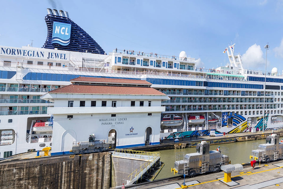 11297945_web1_PanamaCanal_CruiseShip