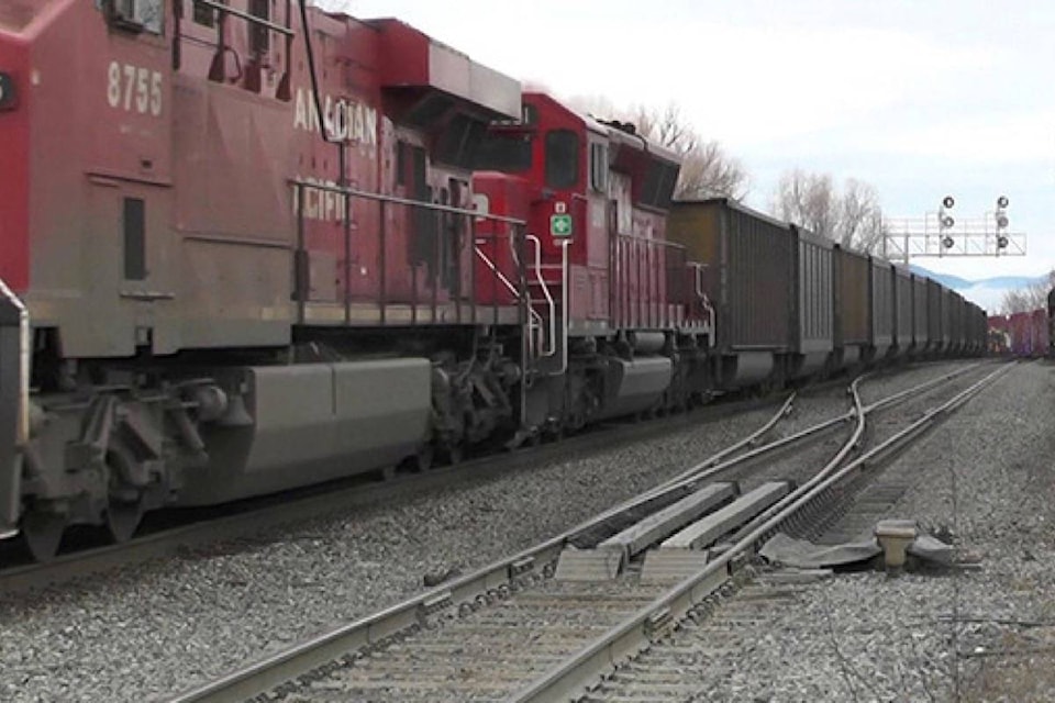 11546496_web1_180420-CDT-M-CP-Rail-GPS