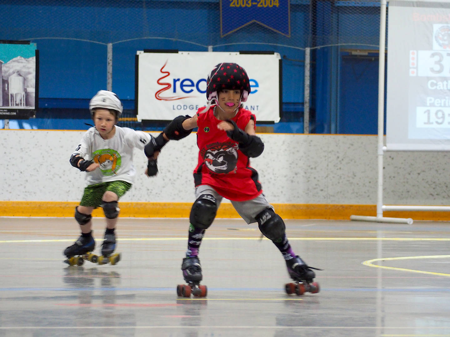 12183110_web1_Roller-derby-2