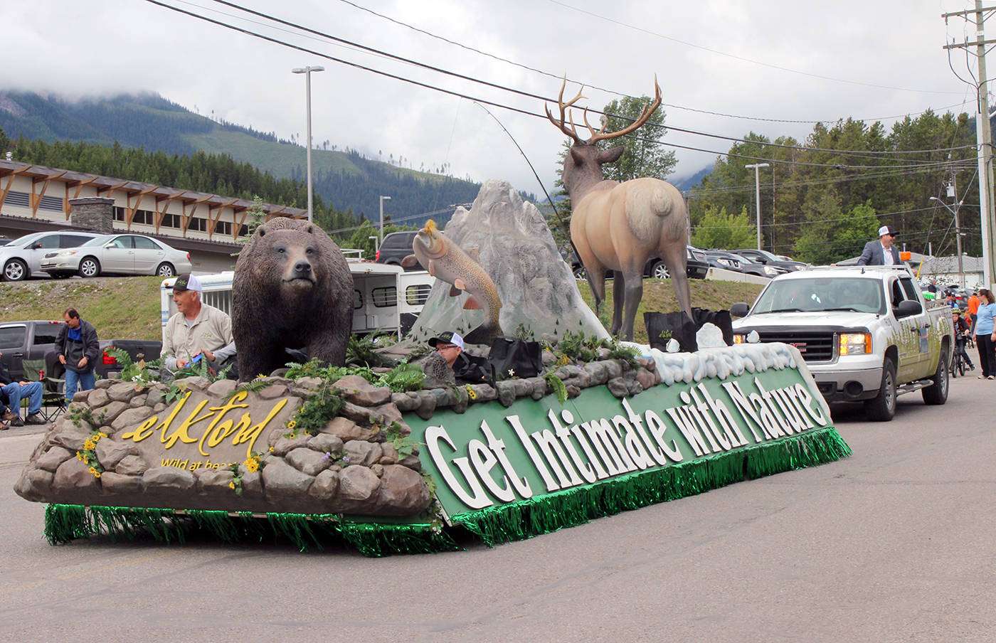 12572666_web1_Elkford-parade