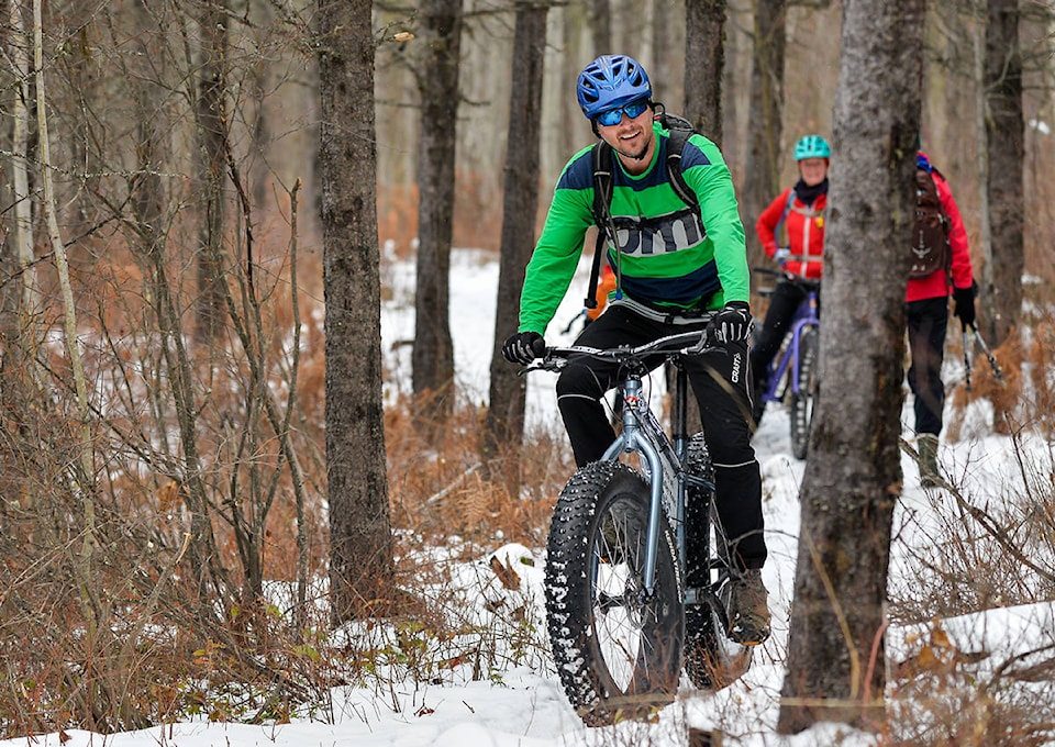 13337223_web1_Fatbiking3