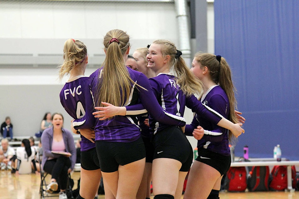 16897972_web1_Fernie-Volleyball-15U-action1