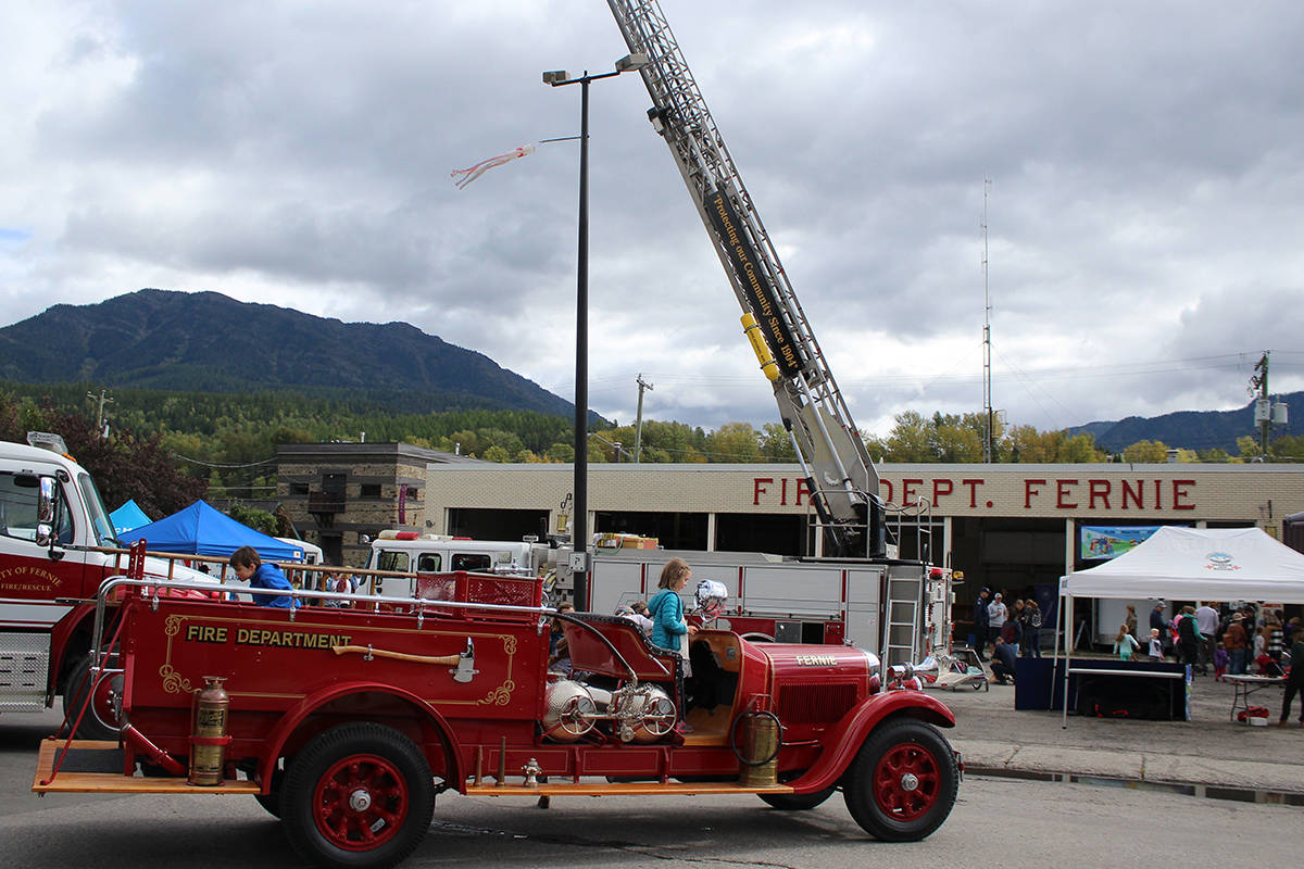 18648727_web1_family-safety-fall-fair