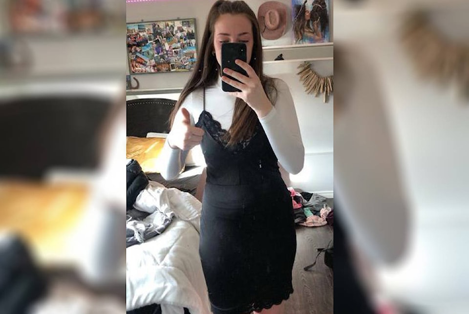 24328425_web1_Kamloops-teen-dress1