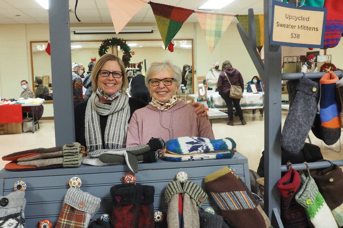 Mittens from old sweaters sale
