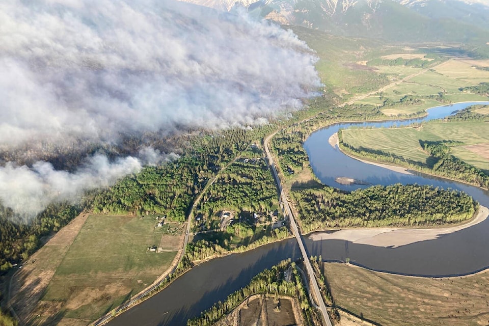 32638743_web1_230511-WLT-mcbride-fire-evacuation-Teare-creek_1