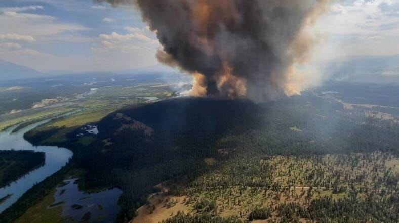 33381744_web1_230722-CDT-StMarysWidlfireSpotting-St.MarysRiverWIldfire_1