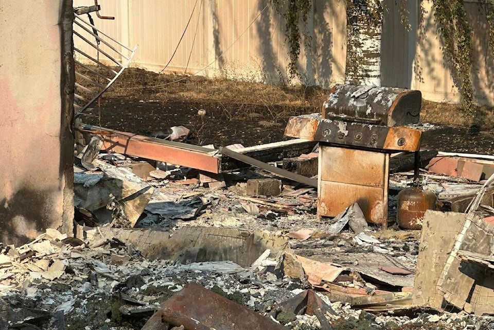 34079405_web1_230831-KCN-kelowna-fire-summary_5