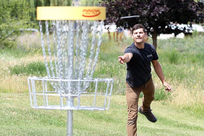 10423090_web1_disc-golf