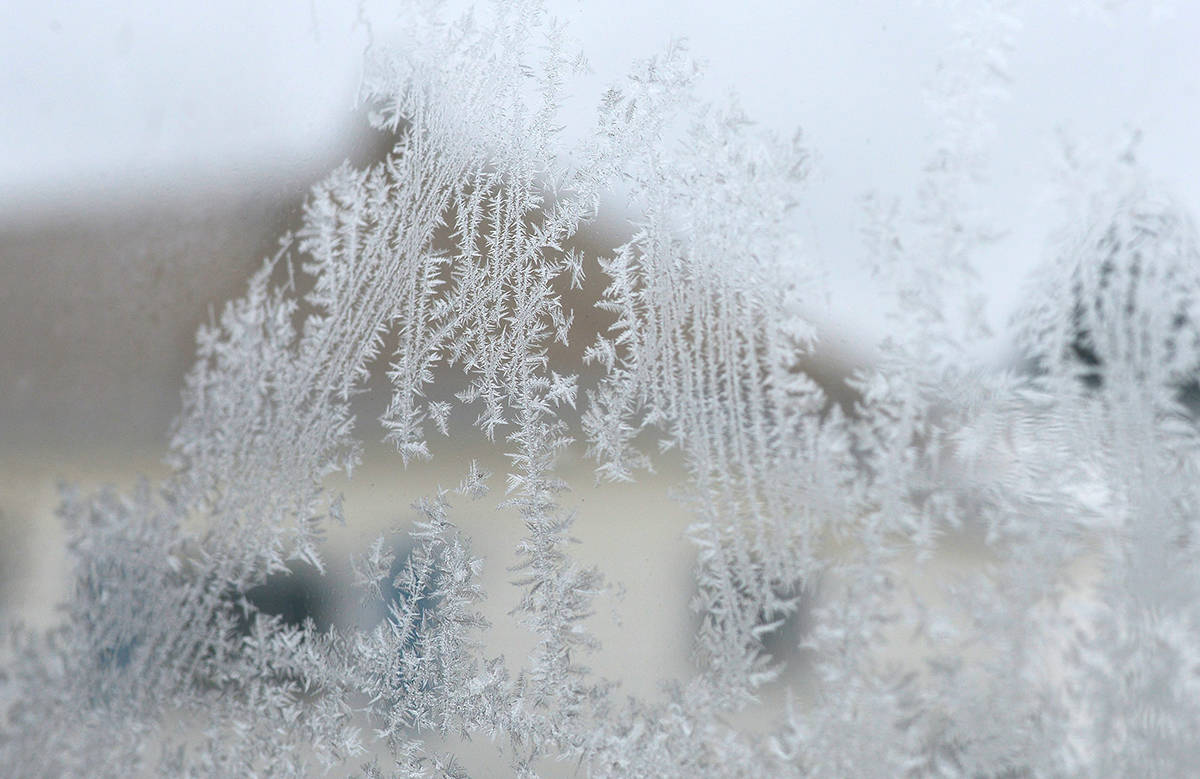 15397776_web1_Window-frost-Sunday