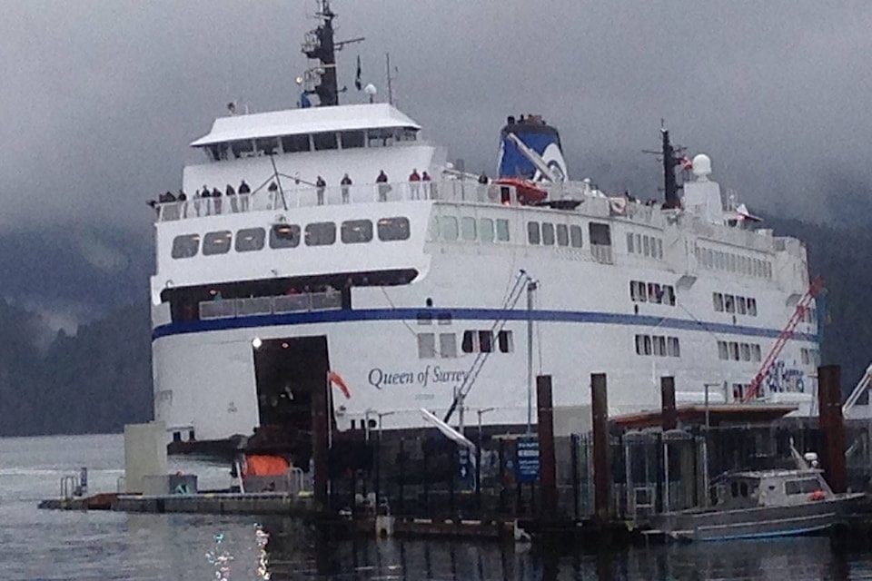 16122611_web1_190326-VNE-Surreyferry