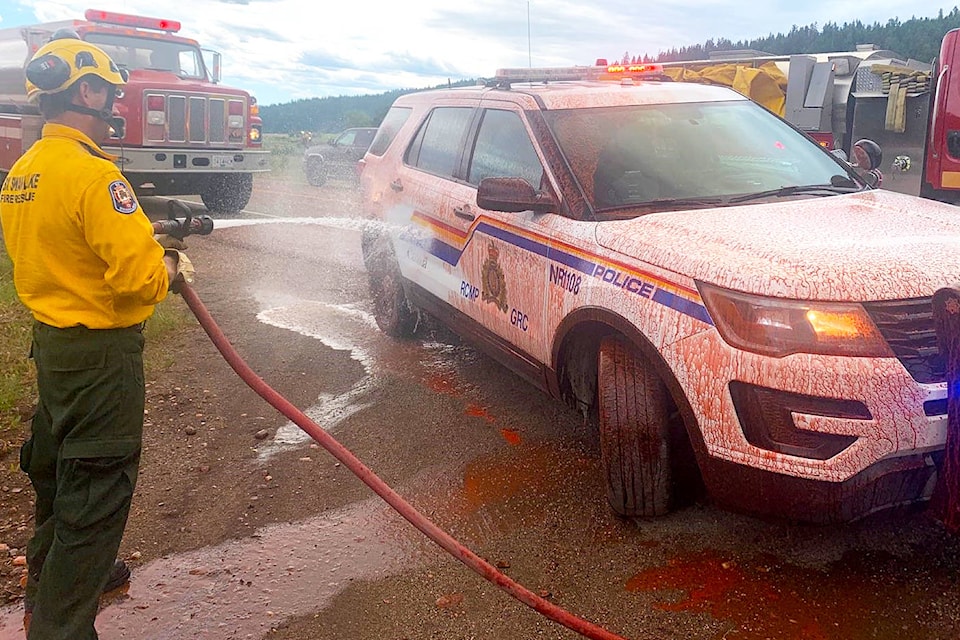 26186994_web1_210819-VMS-fire-RCMP-retardant_1