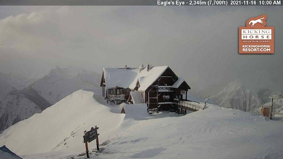 27395460_web1_211118-GOS-KHMR-snow-report_1