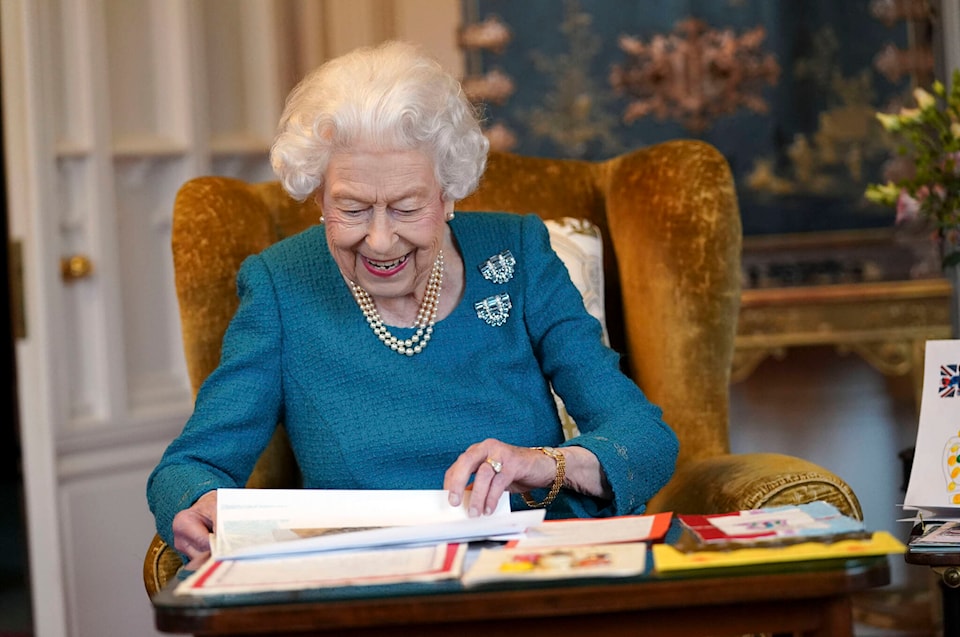28056107_web1_220204-CPW-Queen-marks-70-years-throne-queen_1
