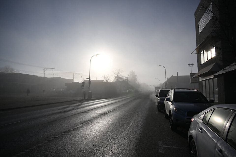 31621767_web1_230125-PWN-FoggyMorning-FoggySkiesPenticton_1