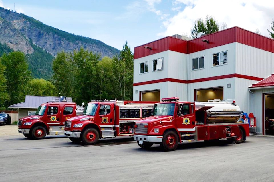 33477098_web1_230802-SAA-tappen-sunnybrae-fire-dept